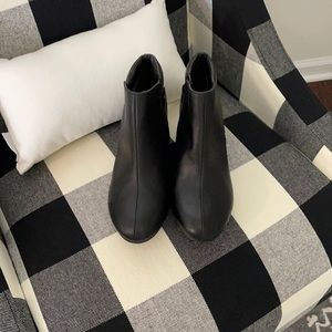 Ladies waterproof boots